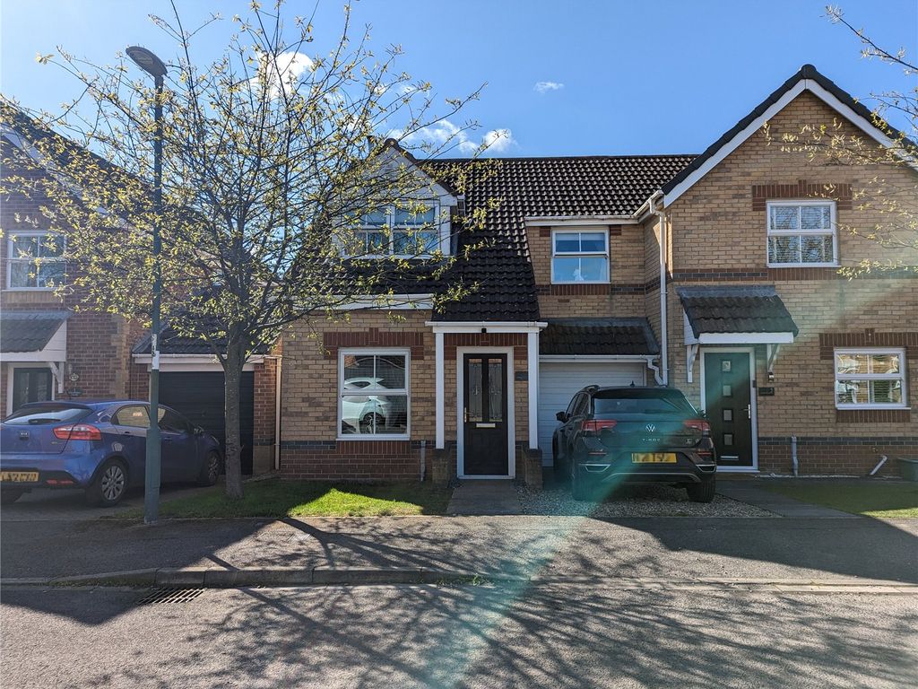 3 bed semidetached house for sale in Thornhill Close, Shildon, Durham