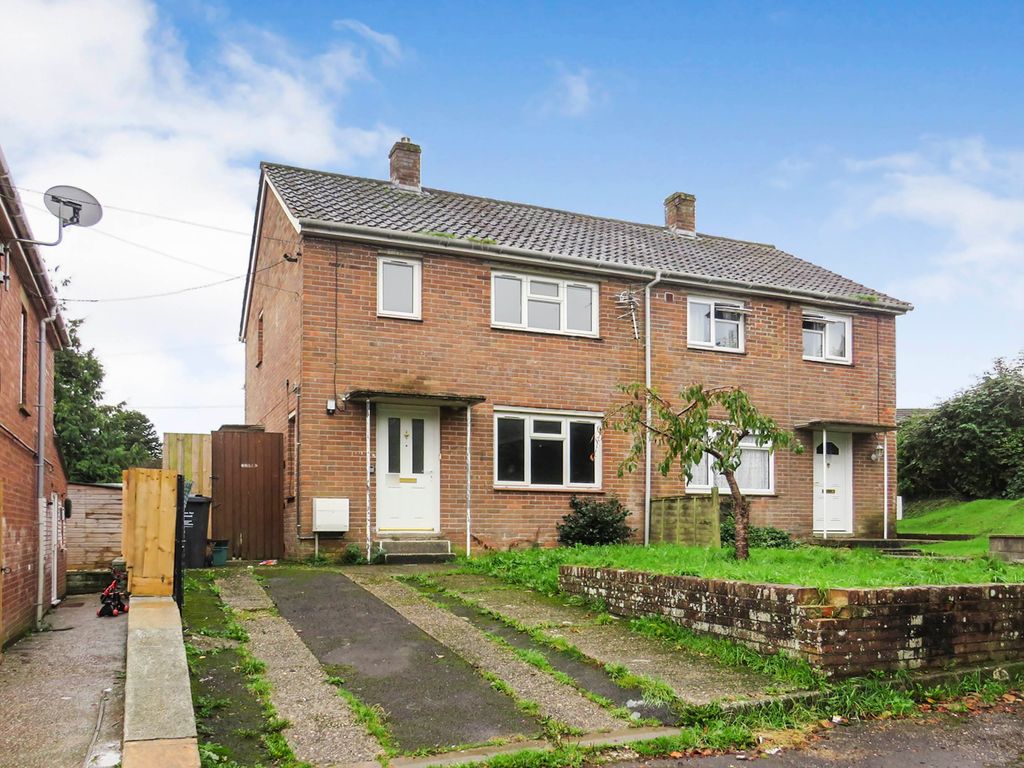 2 bed semidetached house for sale in Mintons, Chard TA20, £165,000