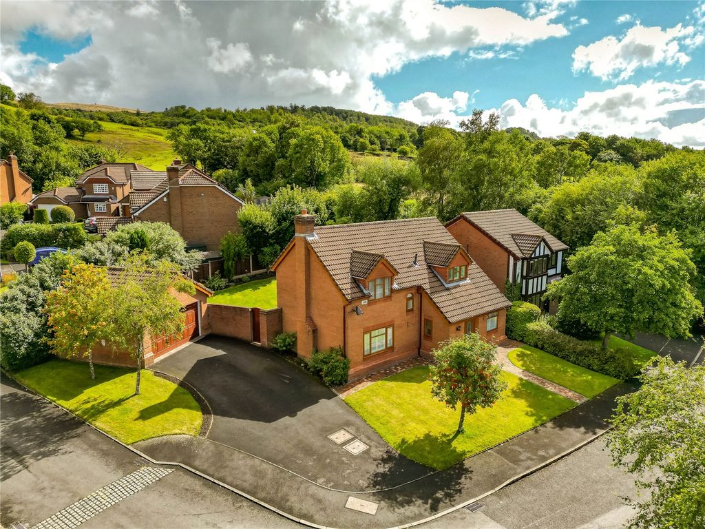 4 bed detached house for sale in Cotswold Drive, Horwich, Bolton