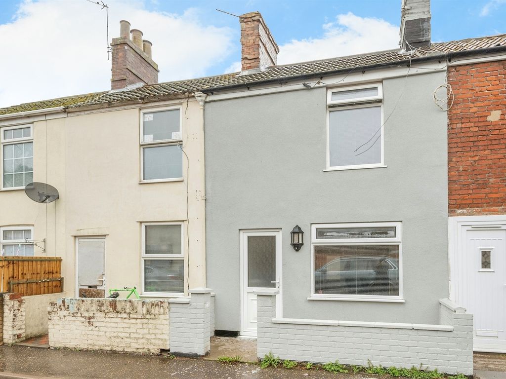 3 bed terraced house for sale in Napoleon Place, Great Yarmouth NR30, £