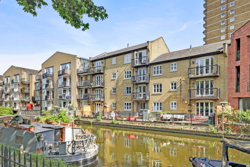 2 bed flat for sale in Old Ford Road, London E3 Zoopla