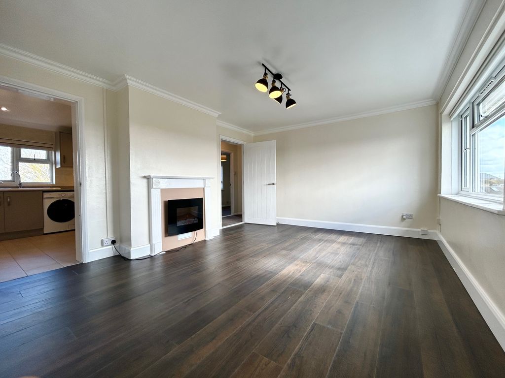 2 bed flat to rent in Jeffreys Road, Cressing, Braintree CM77, £1,300