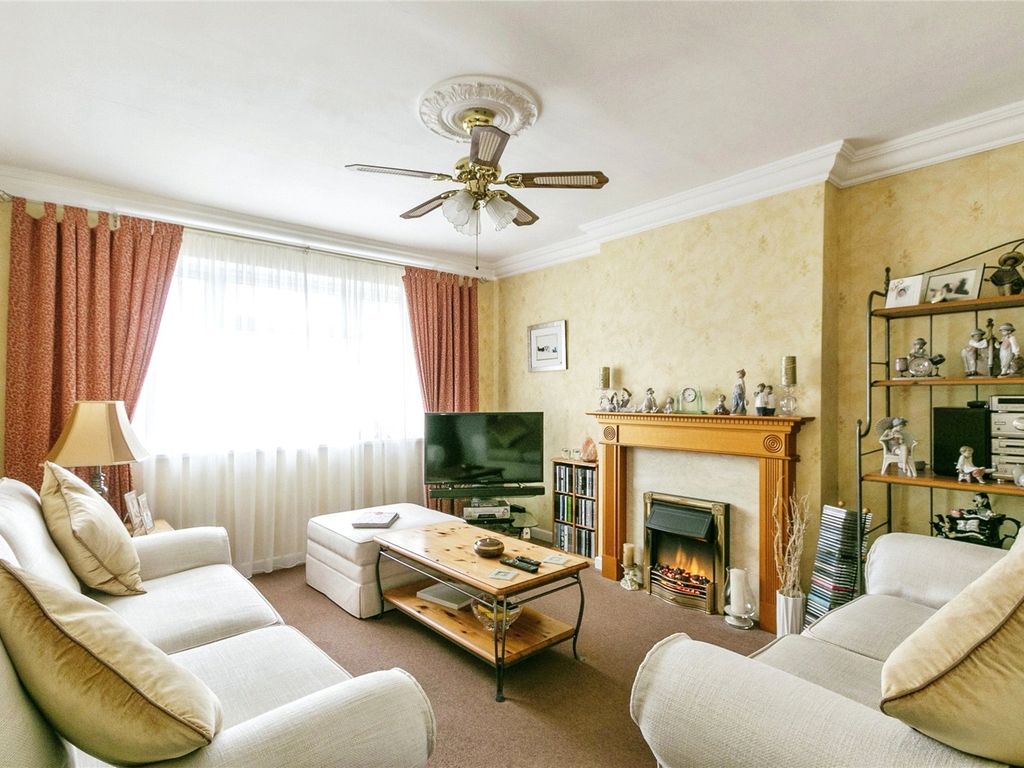 2 bed flat for sale in Bournemouth Road, Poole BH14, £220,000 Zoopla
