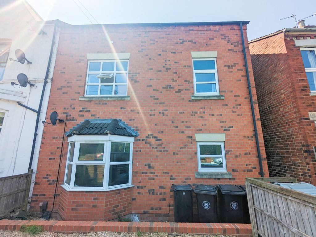 2 bed flat to rent in Harrowby Road, Grantham NG31 Zoopla