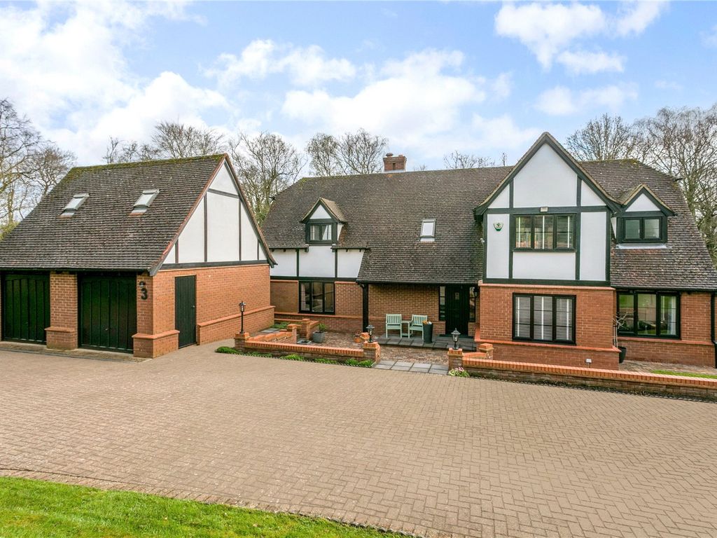 5 bed detached house for sale in Shillingridge Park, Frieth Road