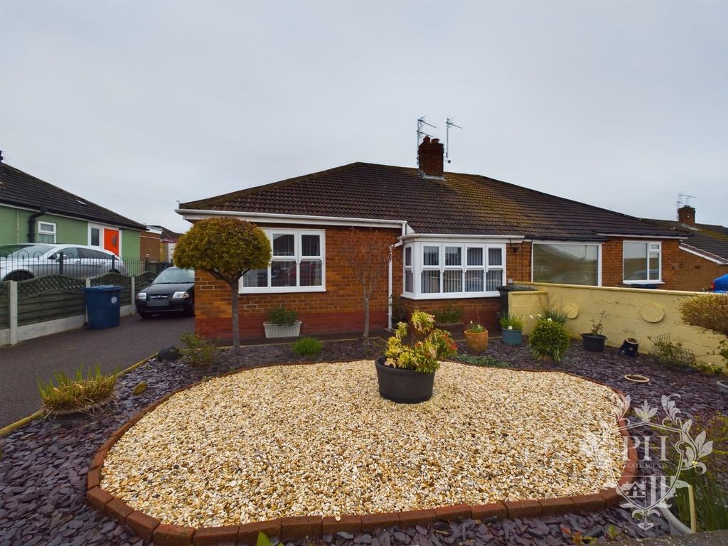 2 bed semidetached bungalow for sale in Highfield Road, Eston