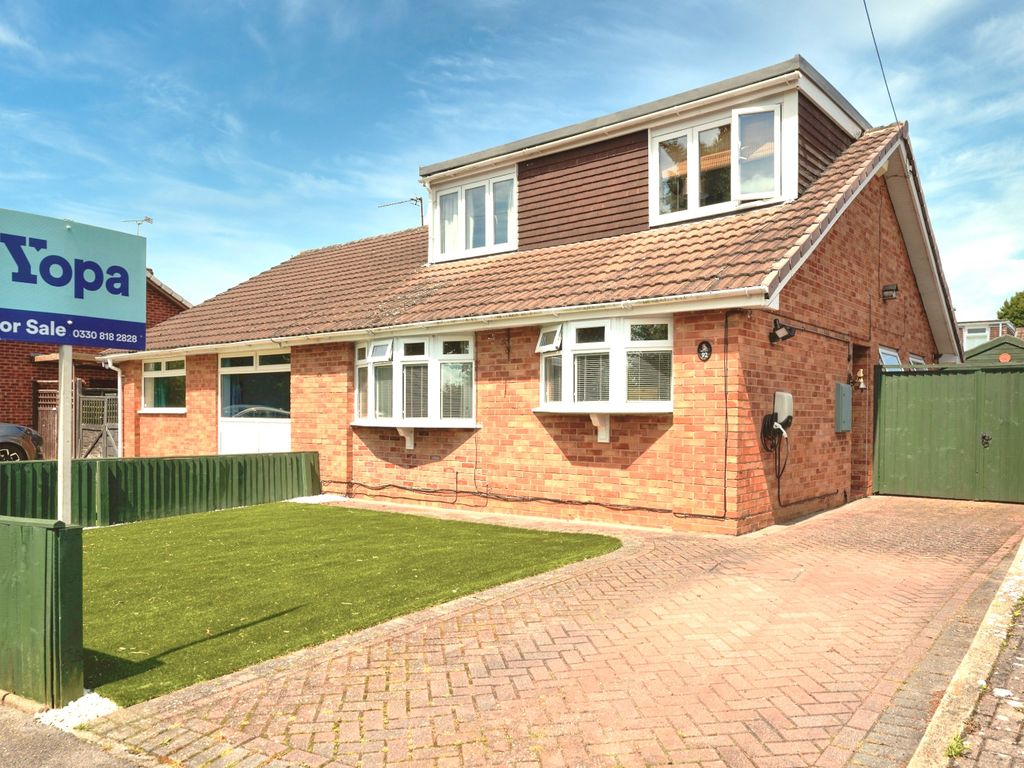 4 bed semidetached house for sale in Henley Road, Cheltenham GL51, £