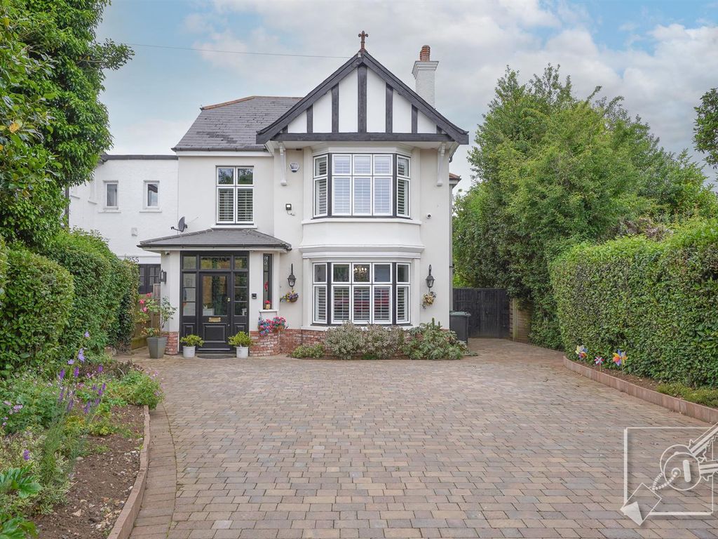 4 bed detached house for sale in Singlewell Road, Gravesend DA11, £