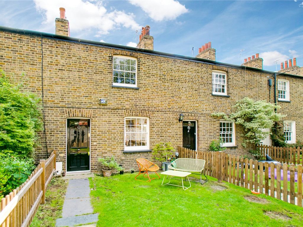 Castelnau Row, London SW13  