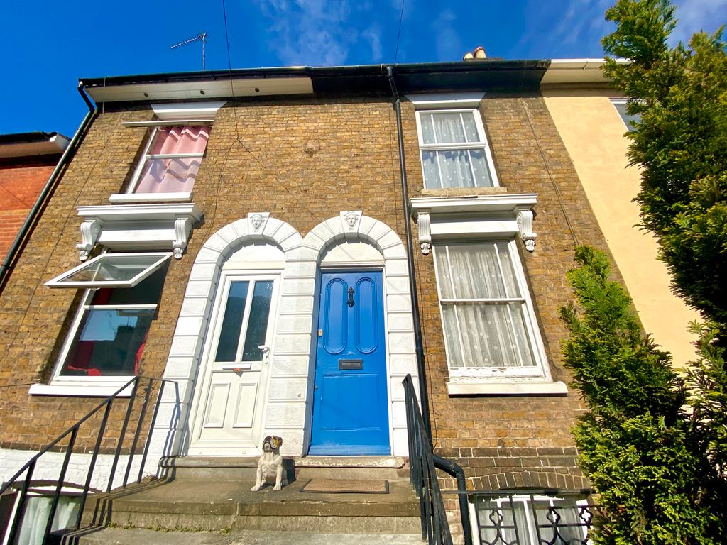 2 bed property to rent in Melville Road, Maidstone ME15 Zoopla