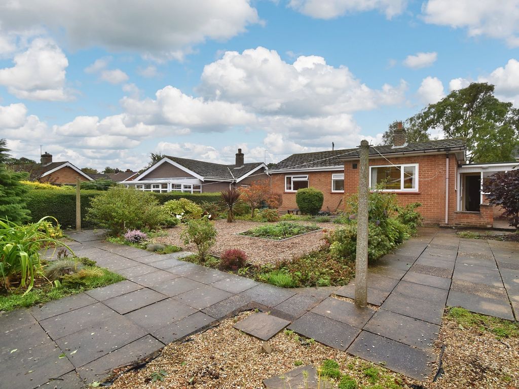 2 bed detached bungalow for sale in Elm Drive, Louth LN11 Zoopla