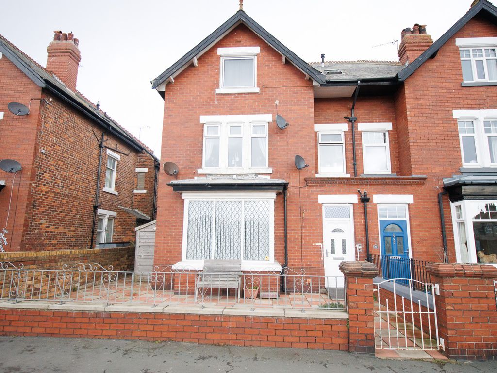 2 bed flat for sale in Station Avenue, Filey YO14 - Zoopla