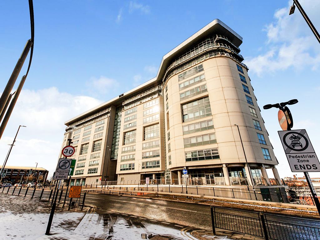 2 bed flat to rent in West Wear Street, Sunderland, Tyne And Wear SR1