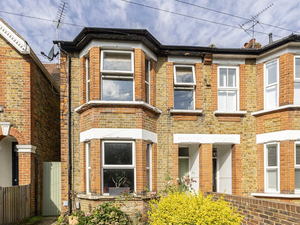 2 bed flat to rent in Thorkhill Road, Thames Ditton KT7, £2,195 pcm