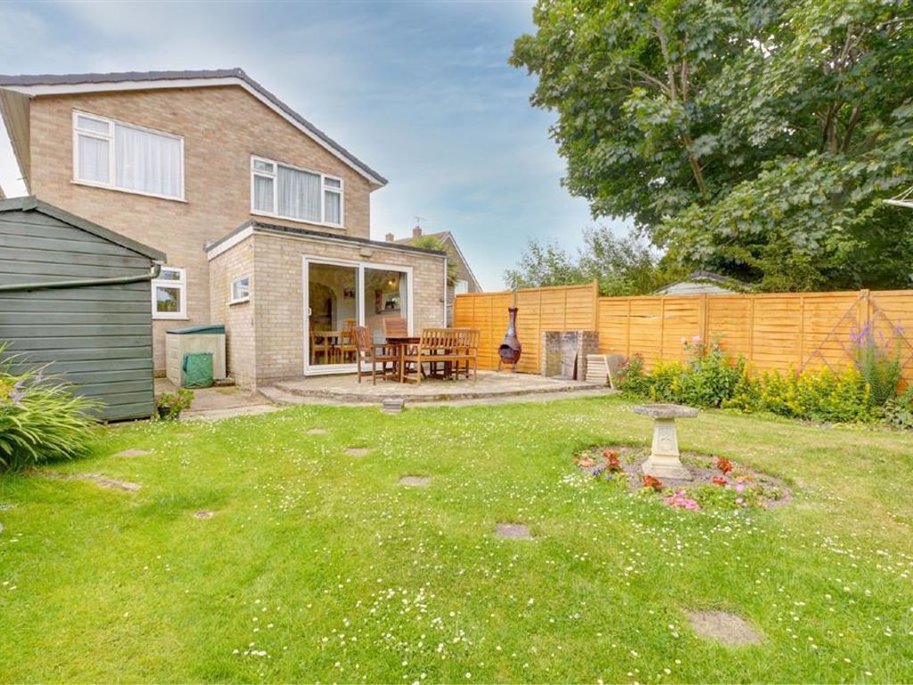 3 bed detached house for sale in Manor Park Road, Hailsham BN27 - Zoopla