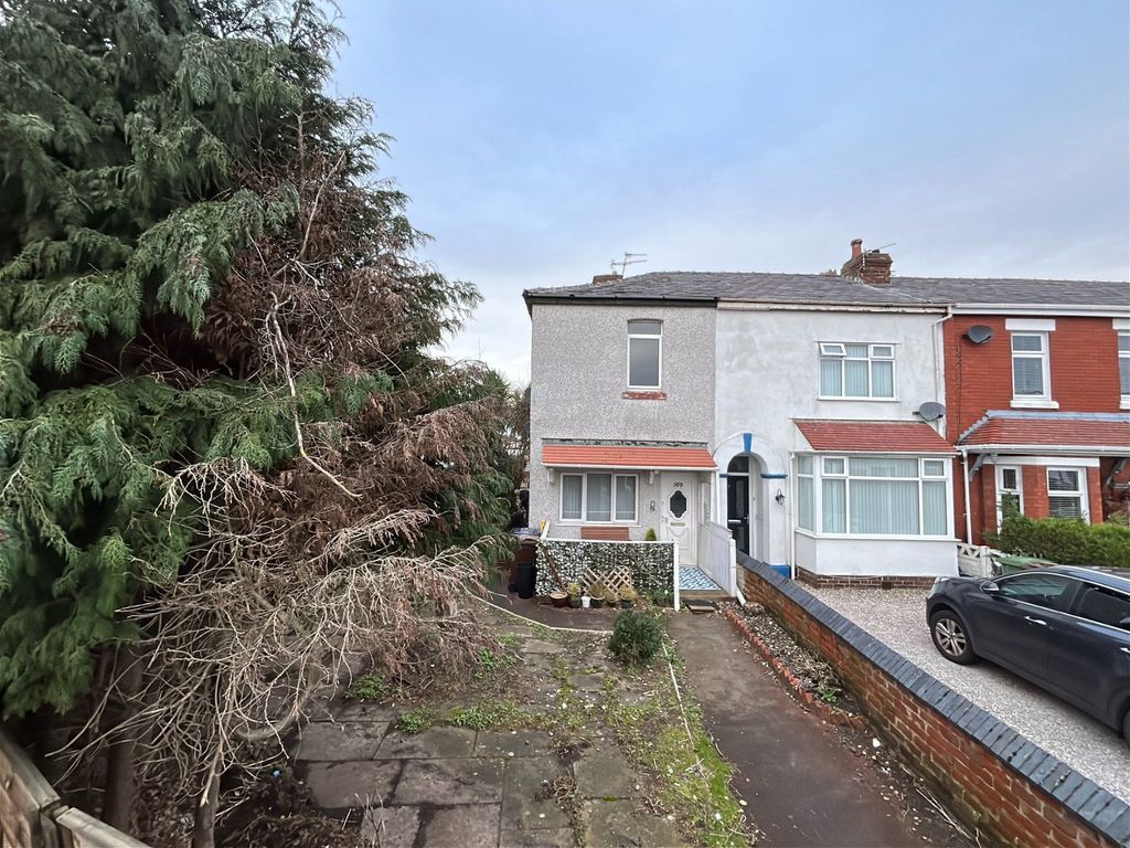 3 bed end terrace house for sale in Hampton Road, Southport PR8, £