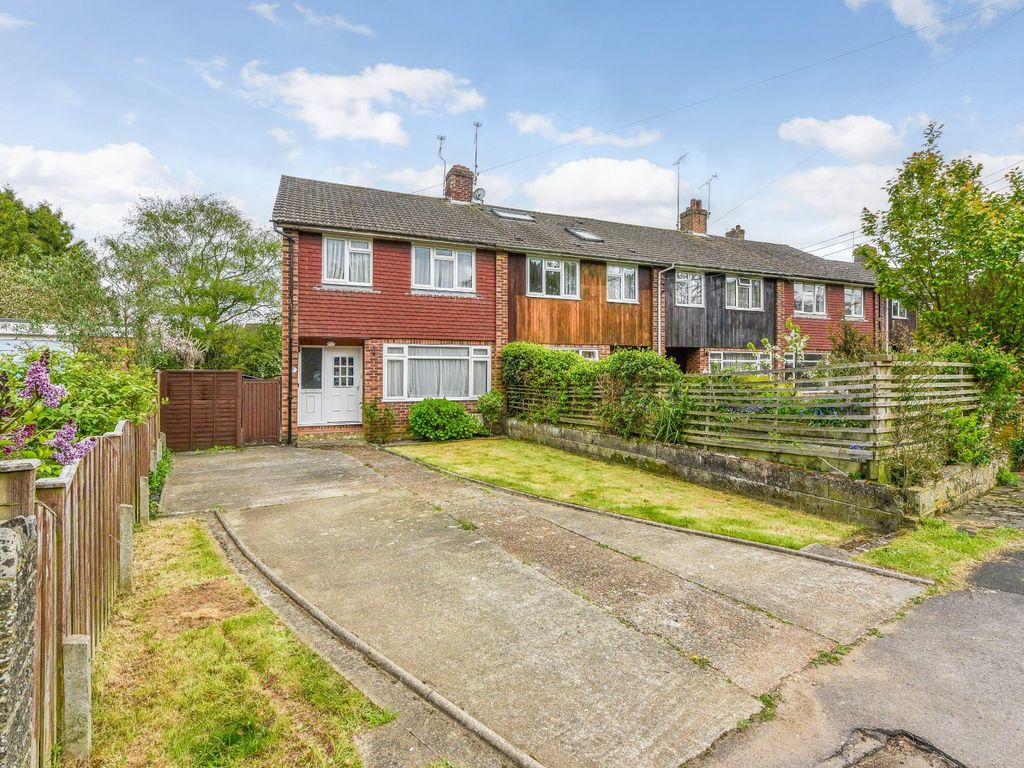 3 bed end terrace house for sale in Newfield Road, Liss Forest