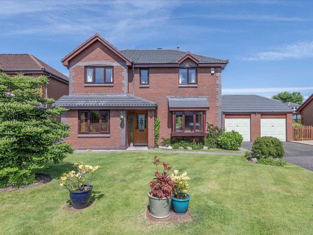 4 bed villa for sale in Copper Beech Wynd, Cairneyhill, Dunfermline