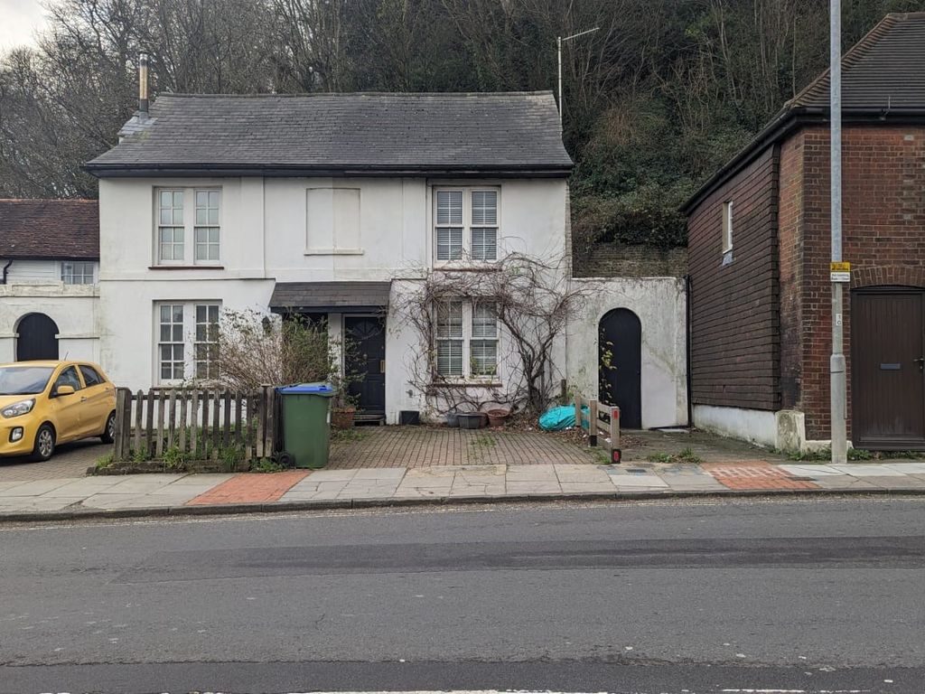 3 bed semidetached house for sale in Malling Street, Lewes BN7, £