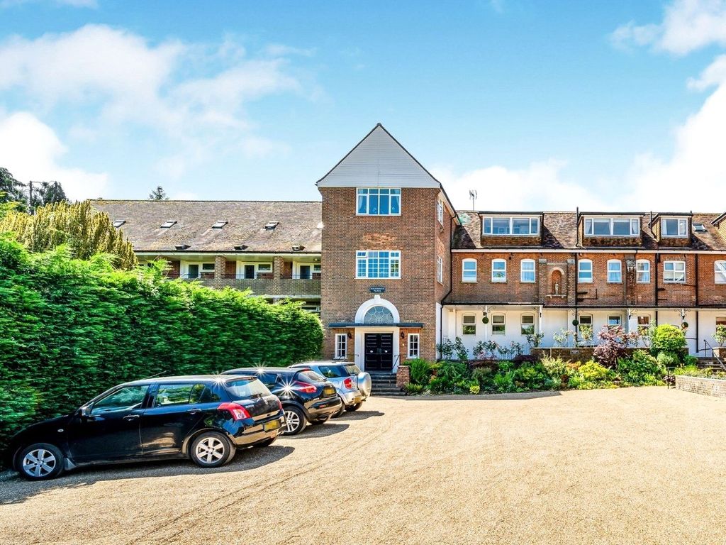 3 bed flat for sale in Southover Place, Spring Lane, Burwash