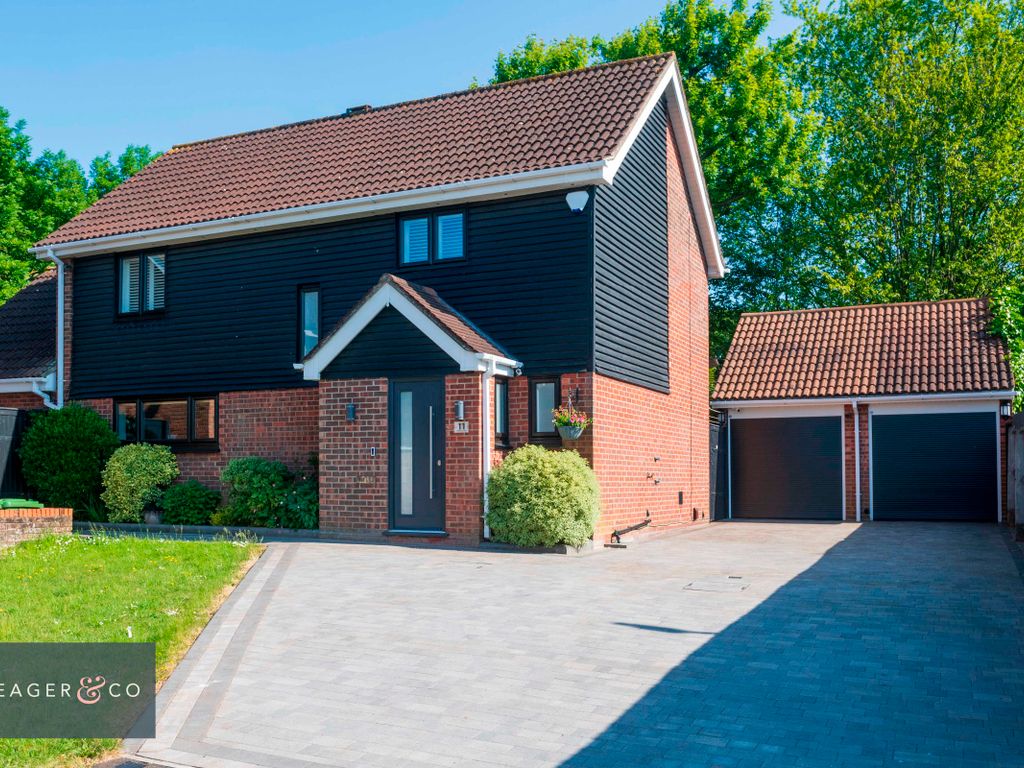 5 bed detached house for sale in Ford Close, Laindon, Basildon SS15