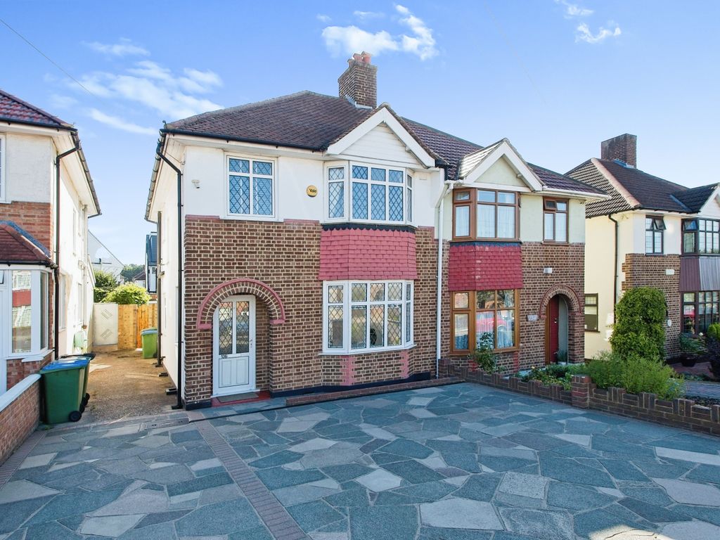 3 bed semidetached house for sale in Glenesk Road, London SE9, £