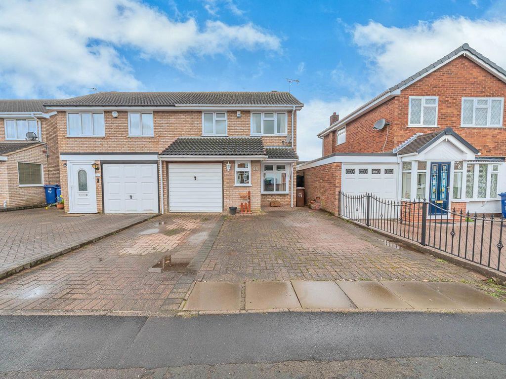 3 bed semidetached house for sale in Badgers Way, Heath Hayes, Cannock