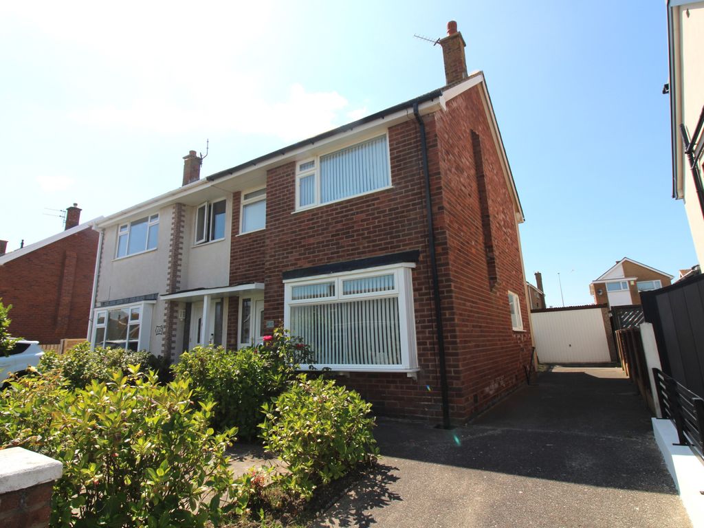 3 bed semidetached house for sale in Kirkstone Drive, Norbreck FY5, £