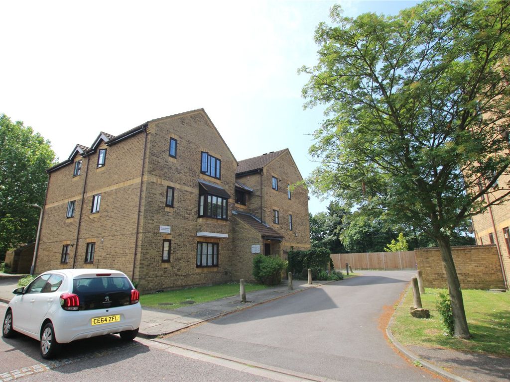 1 bed flat to rent in Jasmin Close, Northwood, Middlesex HA6, £1,000