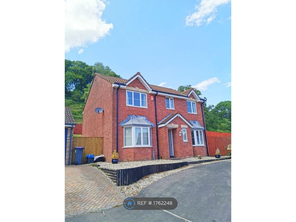 4 bed detached house to rent in Greenwood Drive, Henllys, Cwmbran NP44