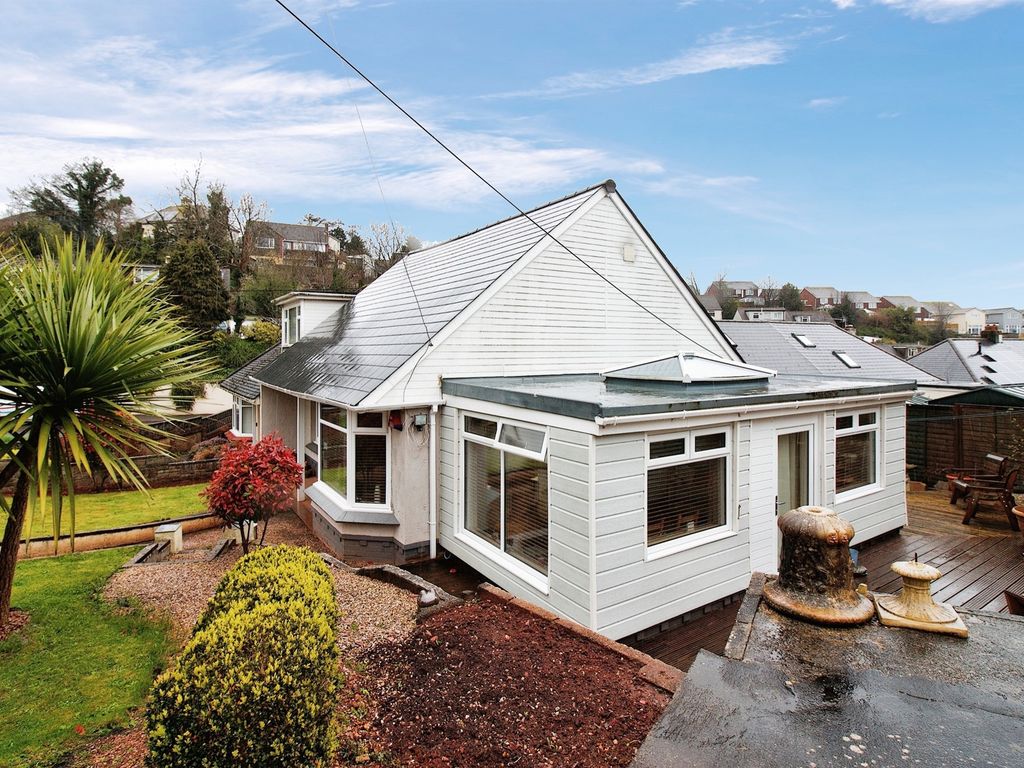 3 bed semidetached bungalow for sale in Crescent, Paignton