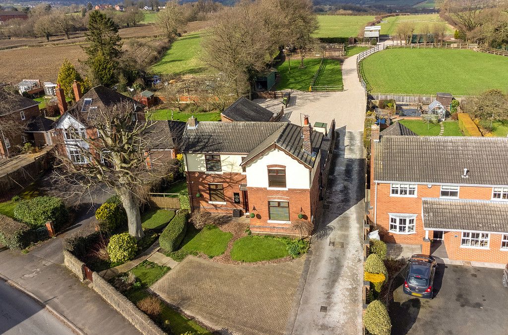 3 bed detached house for sale in Belper, Heage, Derbyshire DE56, £