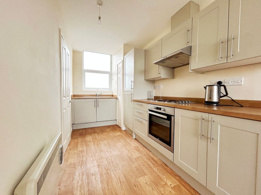 2 bed flat to rent in Edinburgh Place, Cheltenham GL51, £725 pcm Zoopla