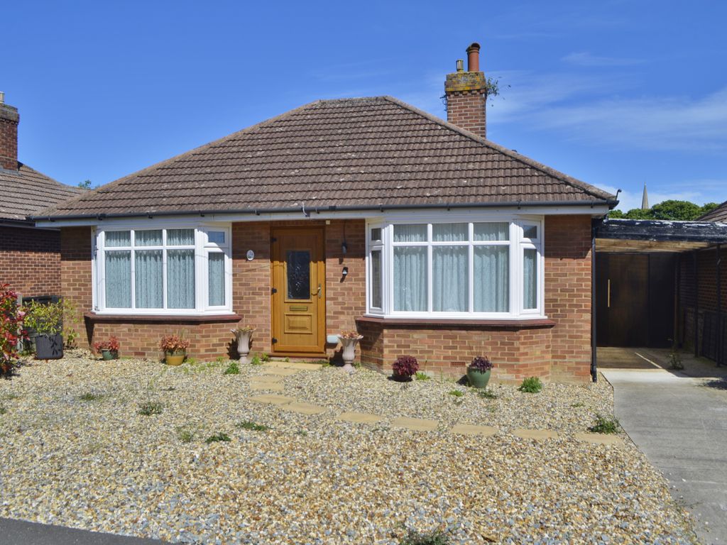 2 bed detached bungalow for sale in Chaucer Road, Felixstowe IP11, £
