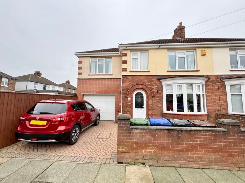 4 bed semidetached house for sale in Woodsley Avenue, Cleethorpes DN35