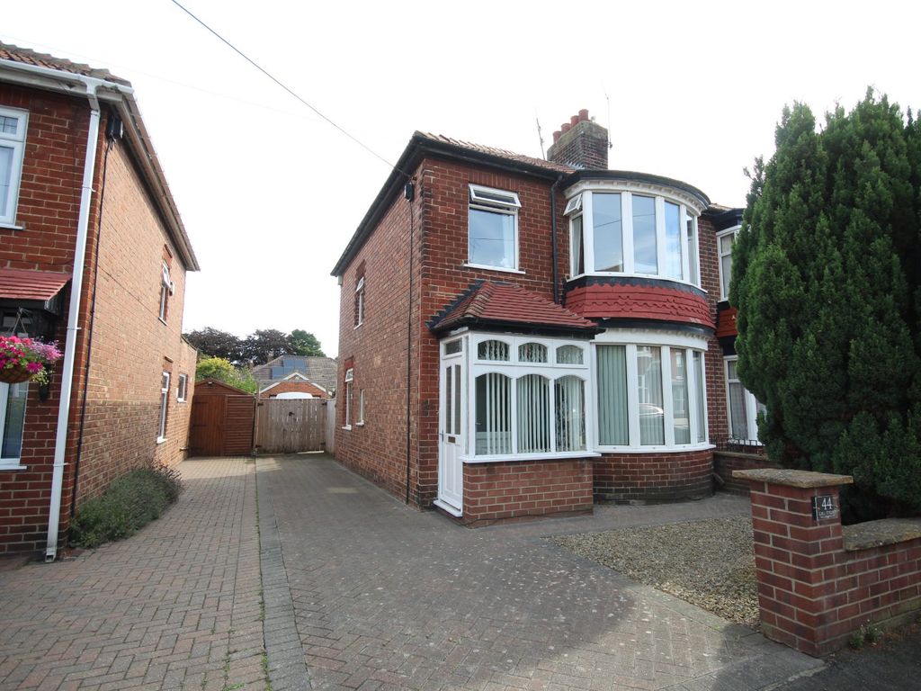 3 bed semidetached house for sale in Gill Street, Guisborough, North