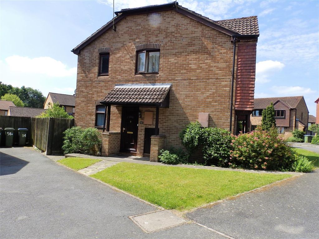 1 bed to rent in Camelot Close, Southwater, Horsham RH13, £