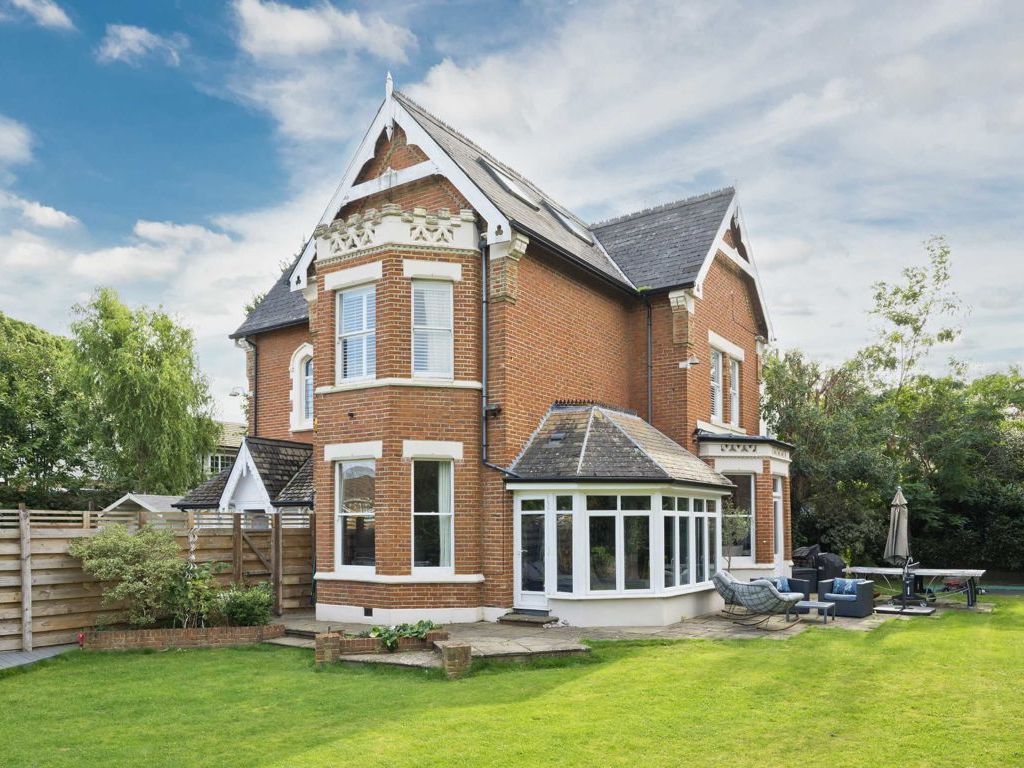 6 bed property for sale in Pine Grove, Weybridge KT13, £1,650,000 Zoopla