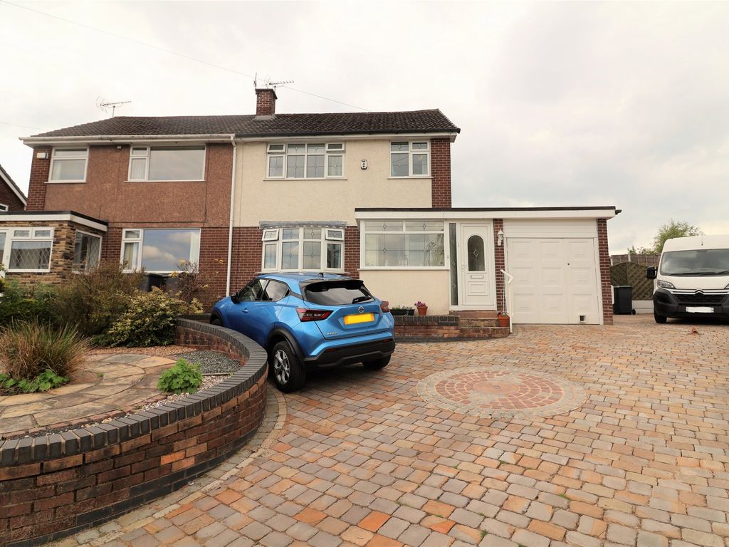 3 bed semidetached house for sale in Bowland Road, Simmondley, Glossop