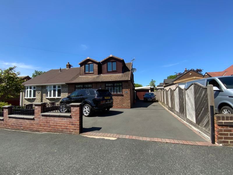 3 bed semidetached bungalow for sale in Shelley Grove, Newton, Hyde