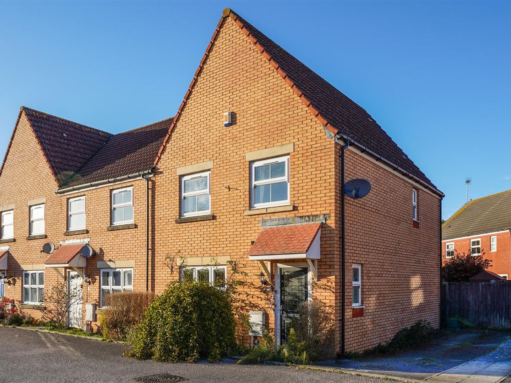 3 bed end terrace house for sale in Bodenham Field, Abbeymead