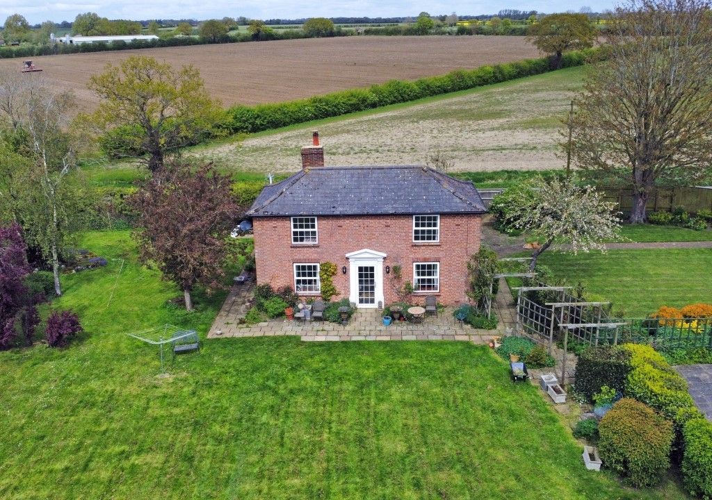 3 bed detached house for sale in Lodge Lane, Bressingham, Diss IP22, £