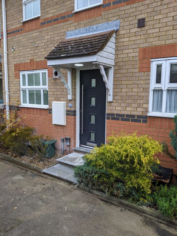 2 bed terraced house to rent in Cooks Way, Hatfield AL10, £1,600 pcm