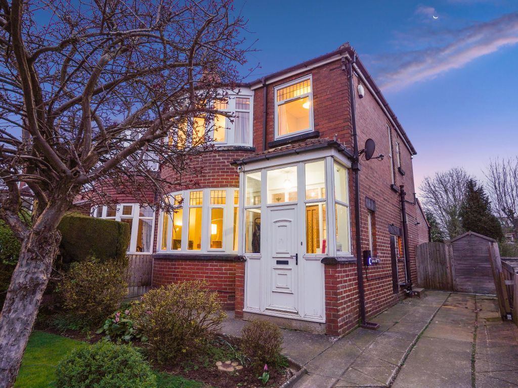 3 bed semidetached house for sale in Kingswood Avenue, Roundhay LS8, £