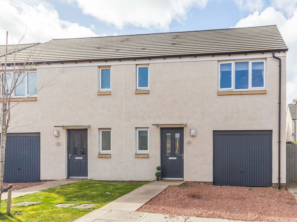 3 bed semidetached house for sale in Castle Rise, Wallyford