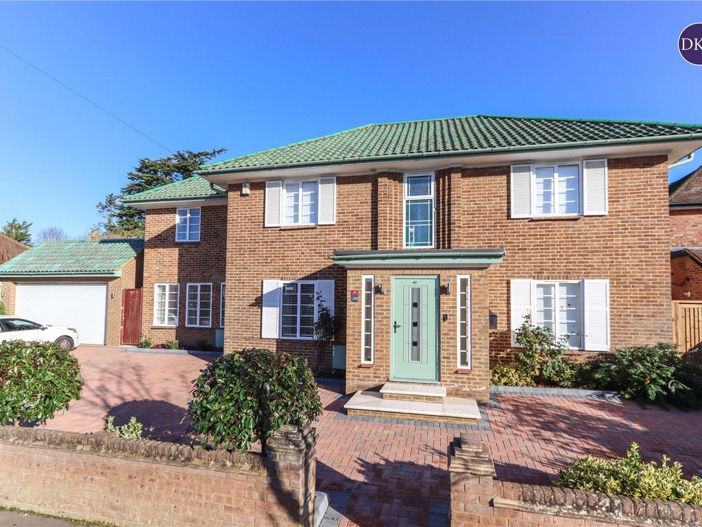 Studio to rent in Devereux Drive, Watford, Hertfordshire WD17, £1,100