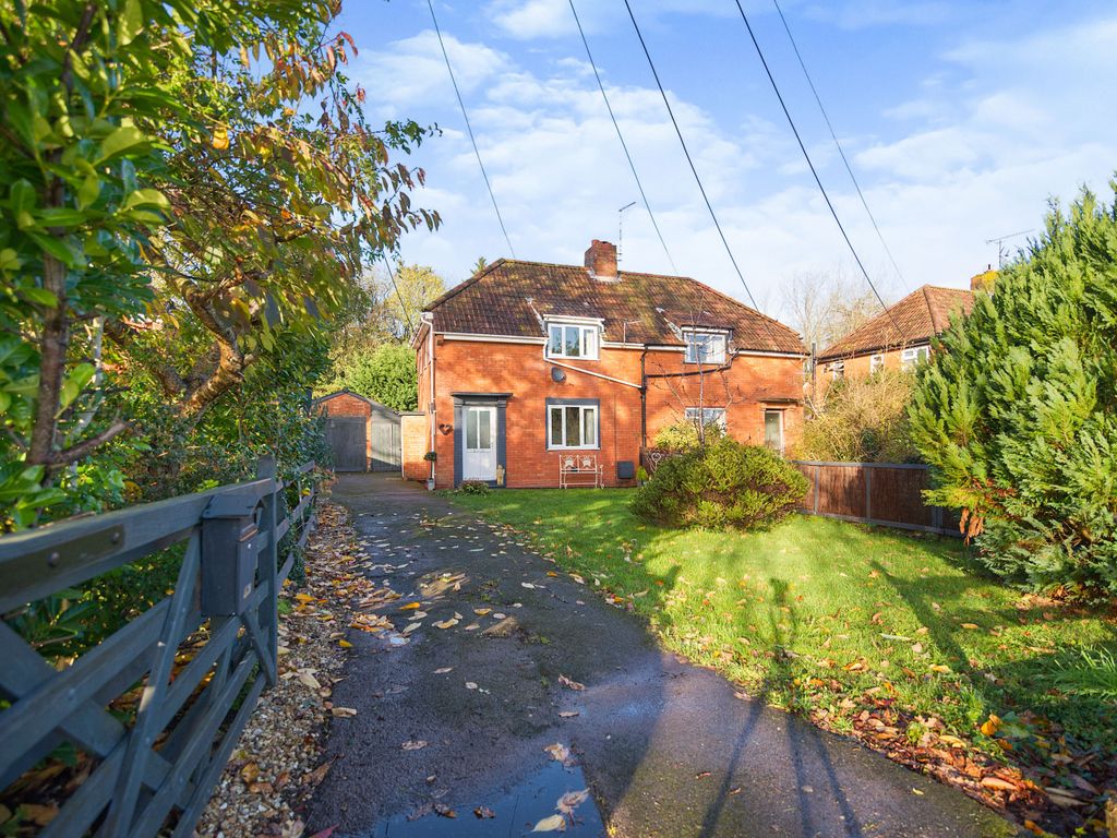 3 bed semidetached house for sale in Greenway Road, Lydeard