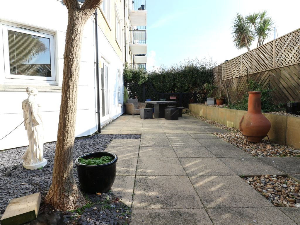 1 bed flat to rent in Sovereign Court, Brighton Marina Village