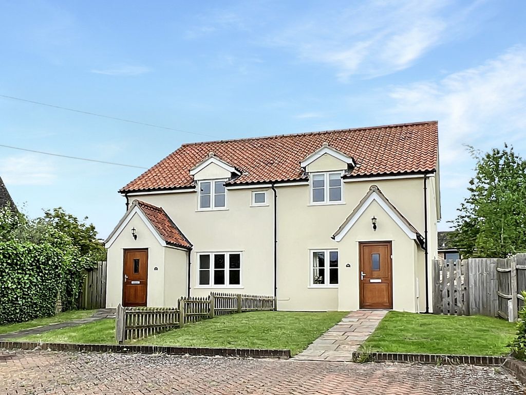 2 bed semidetached house for sale in Fowlmere Road, Foxton, Cambridge