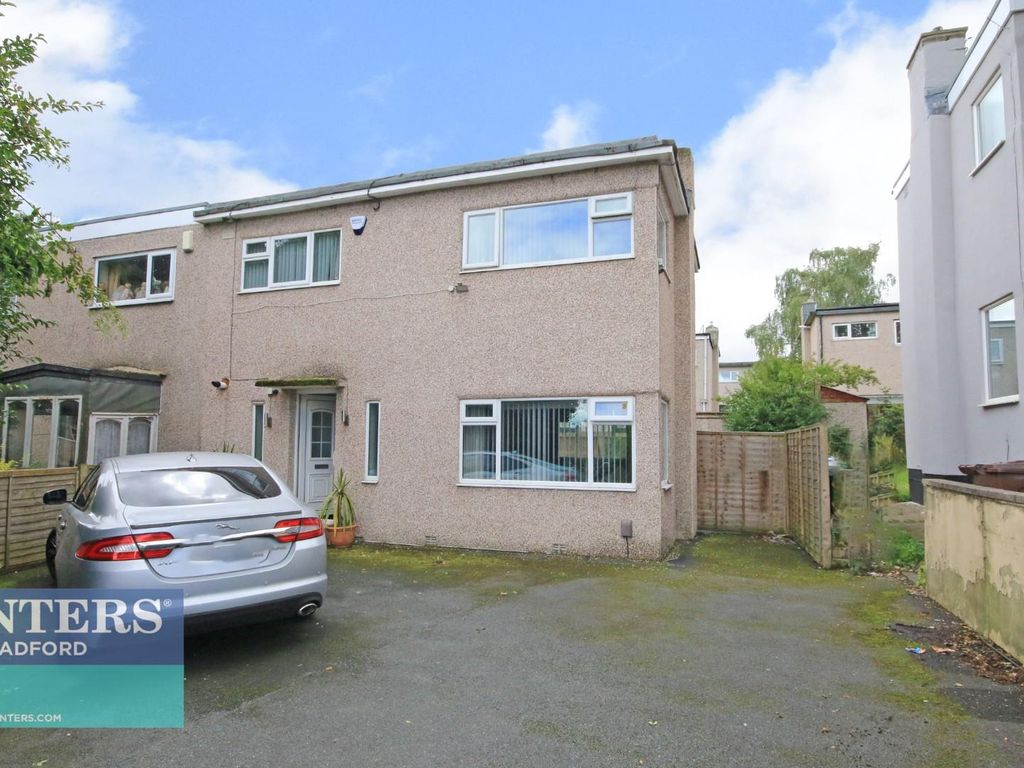 3 bed semidetached house for sale in Northdale Mount, Bradford BD5, £